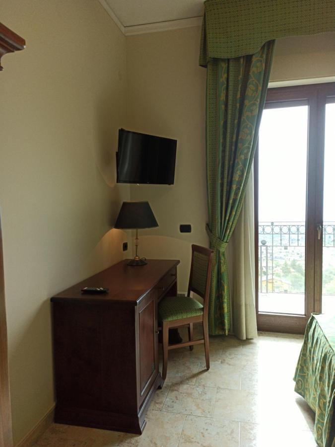 Hotel Primavera Dell'Etna Zafferana Etnea Ngoại thất bức ảnh