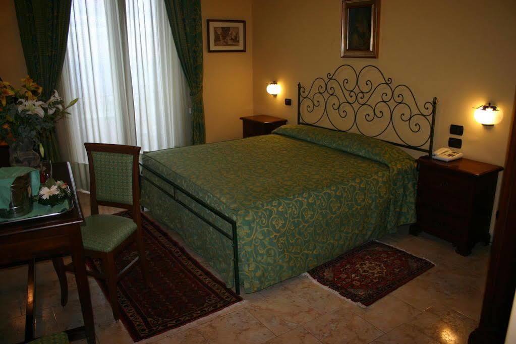Hotel Primavera Dell'Etna Zafferana Etnea Ngoại thất bức ảnh